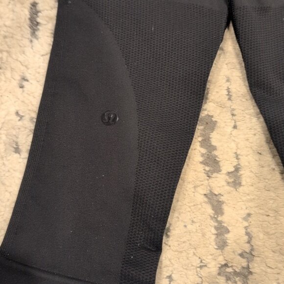 Lululemon Zone In Crop Black - Picture 7 of 11